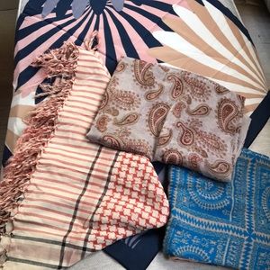 Scarves. Bundle of various sizes. Like new.